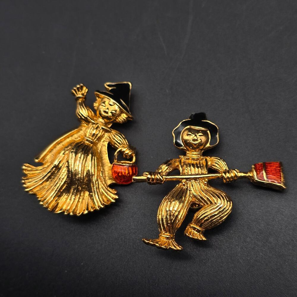 Avon 1990 Scarecrow Pin Brooches Pair of Two Boy Girl Halloween Fall Vintage